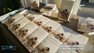 Hotel Medinblu - Emanuela E. Abbadessa E’ da lì che viene la luce-min